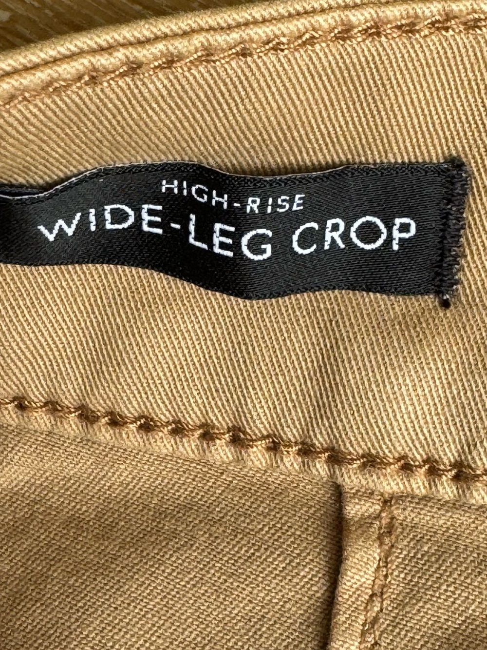 White House Black Market Wide-Leg Pants in Khaki - Picture 5 of 6